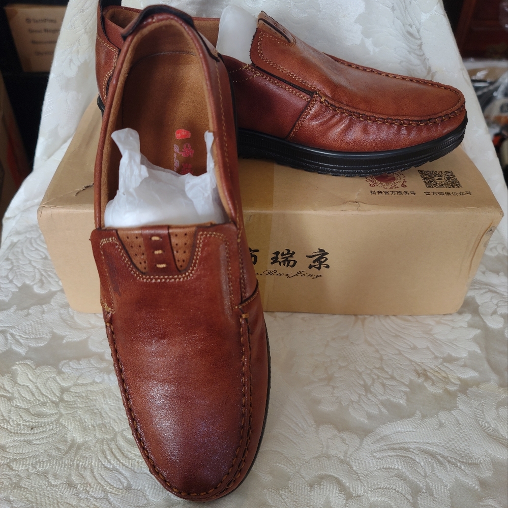 Bu Rui Jing Men's leather loafers size 9.5
